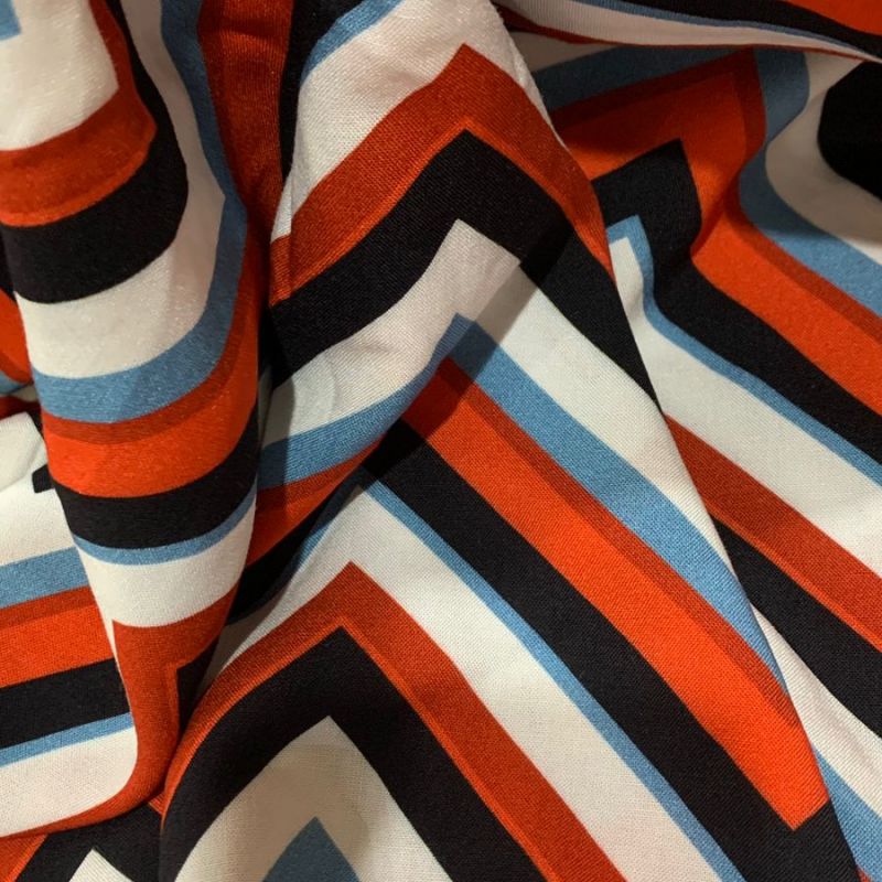 VISCOSE  ESTAMPADA CHEVRON RED