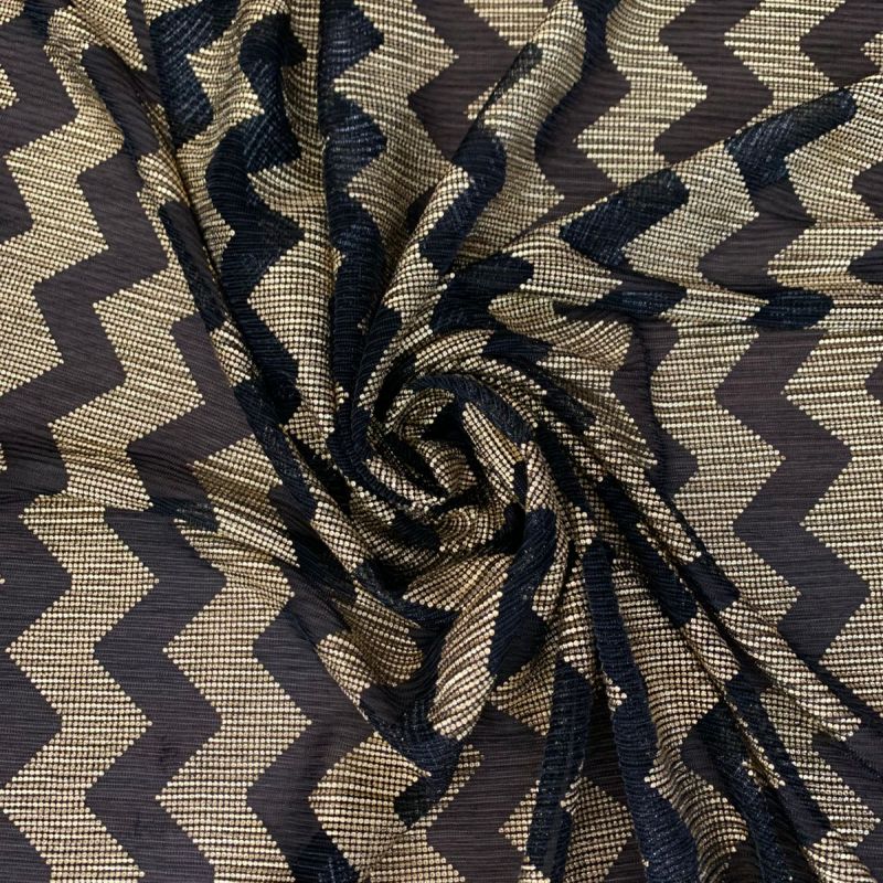 TULE PLISSADO CHEVRON FUNDO PRETO